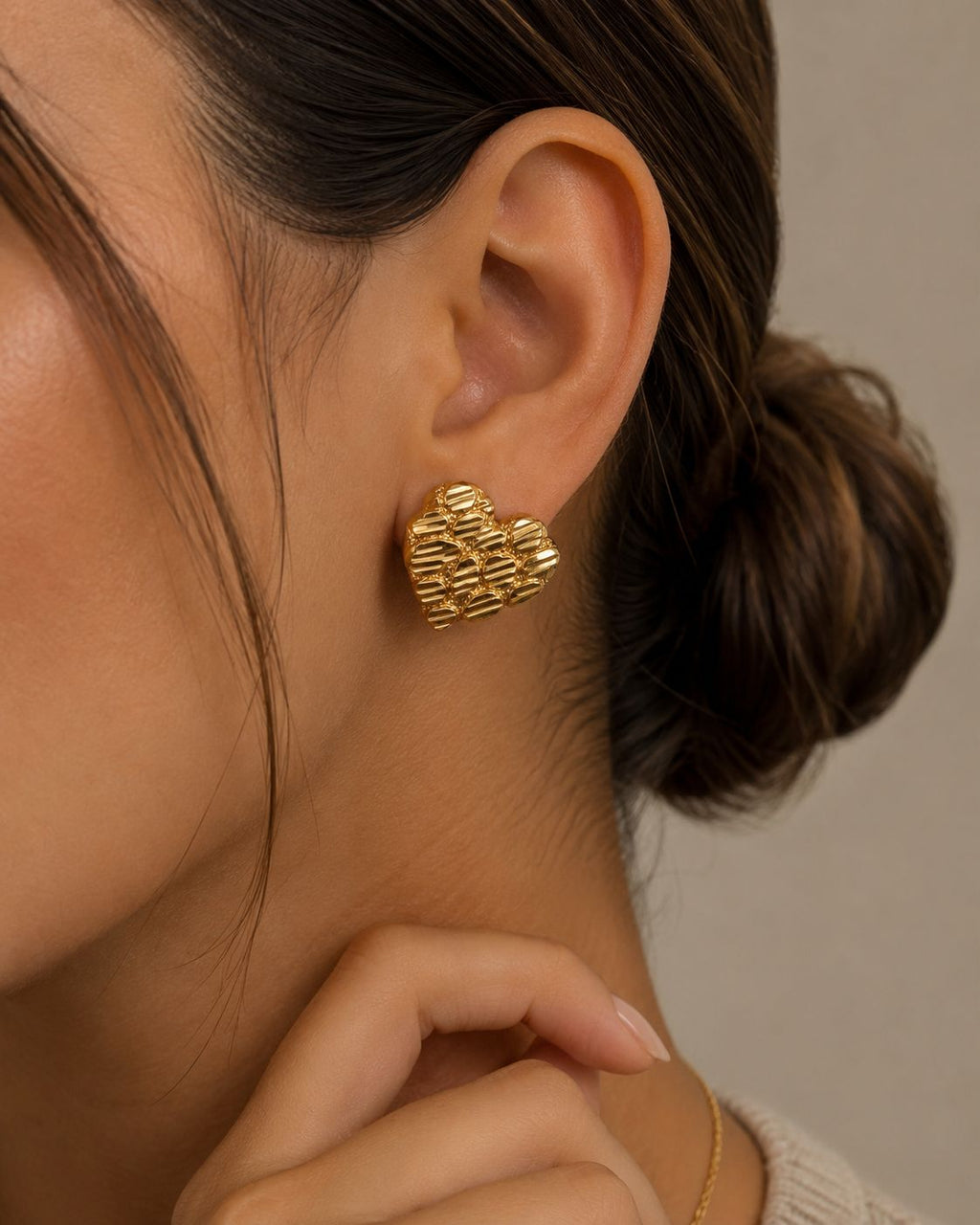 Aretes tipo nuggets en oro real 14 k