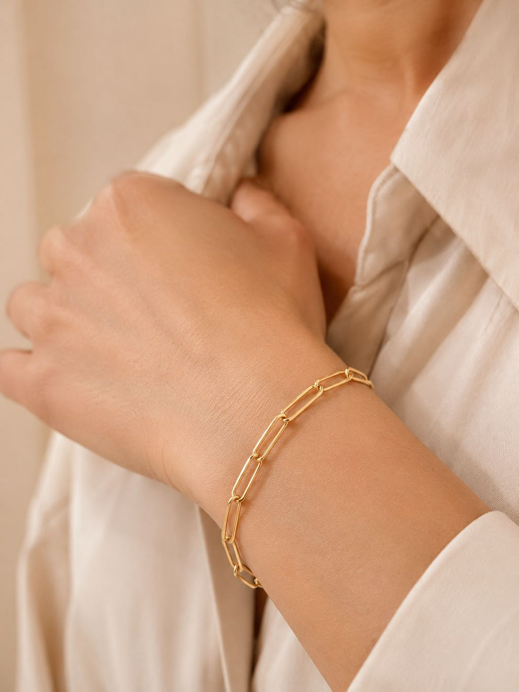 Esclava tipo paper clip en oro real 14 k