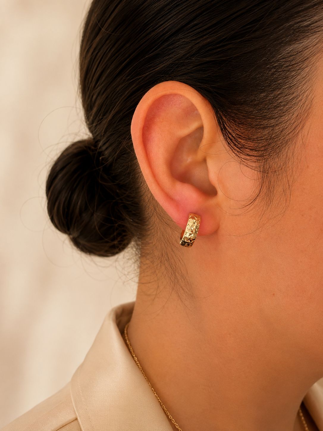 Arracadas  con diseno en oro  real 14k