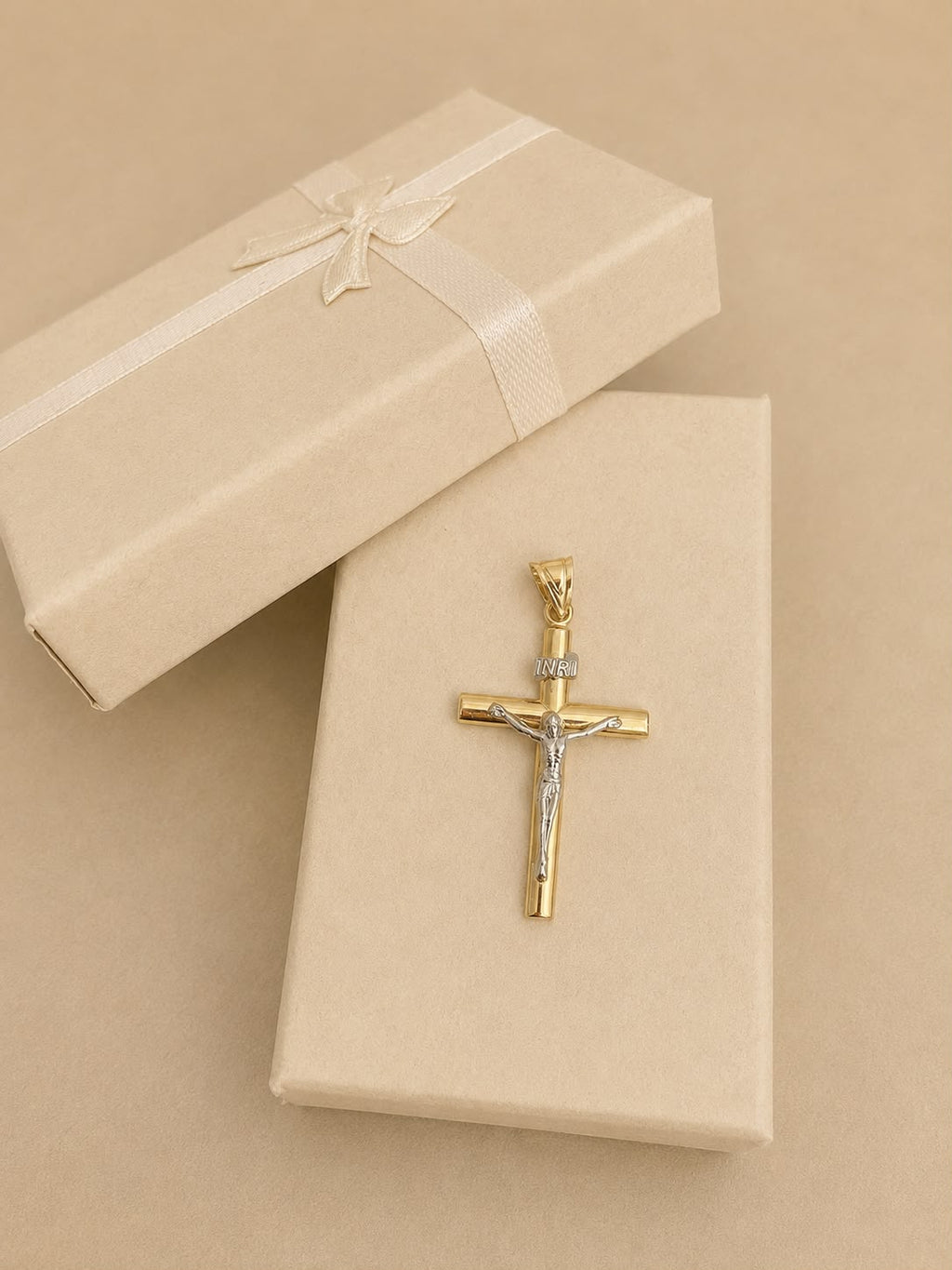 Dije de cruz en oro real 14k