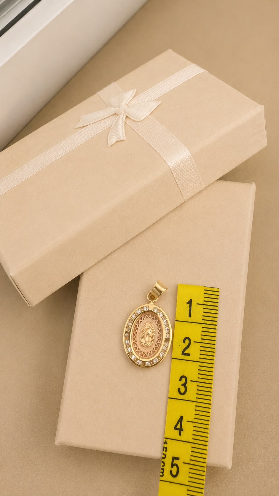 Dije Virgen de Guadalupe 3 oros, oro real 14k