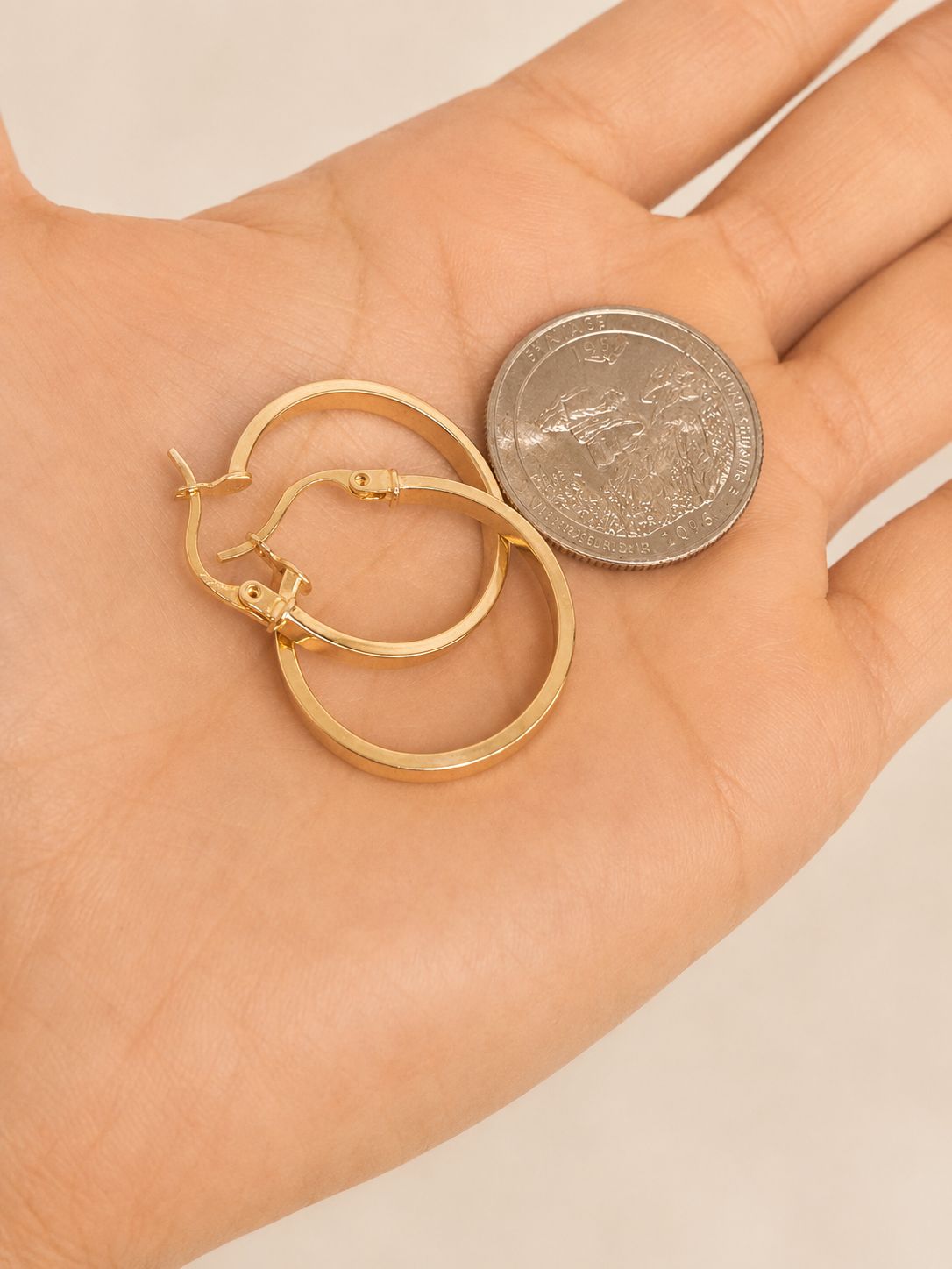 Arracadas Lisas en oro real 14 k