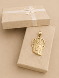 Dije con rostro de jesus en oro real 14k