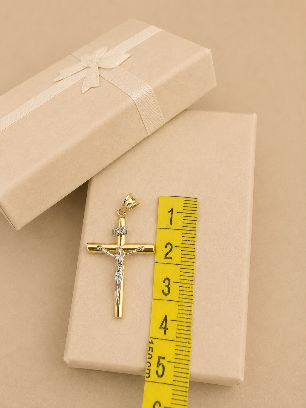 Dije de cruz en oro real 14k