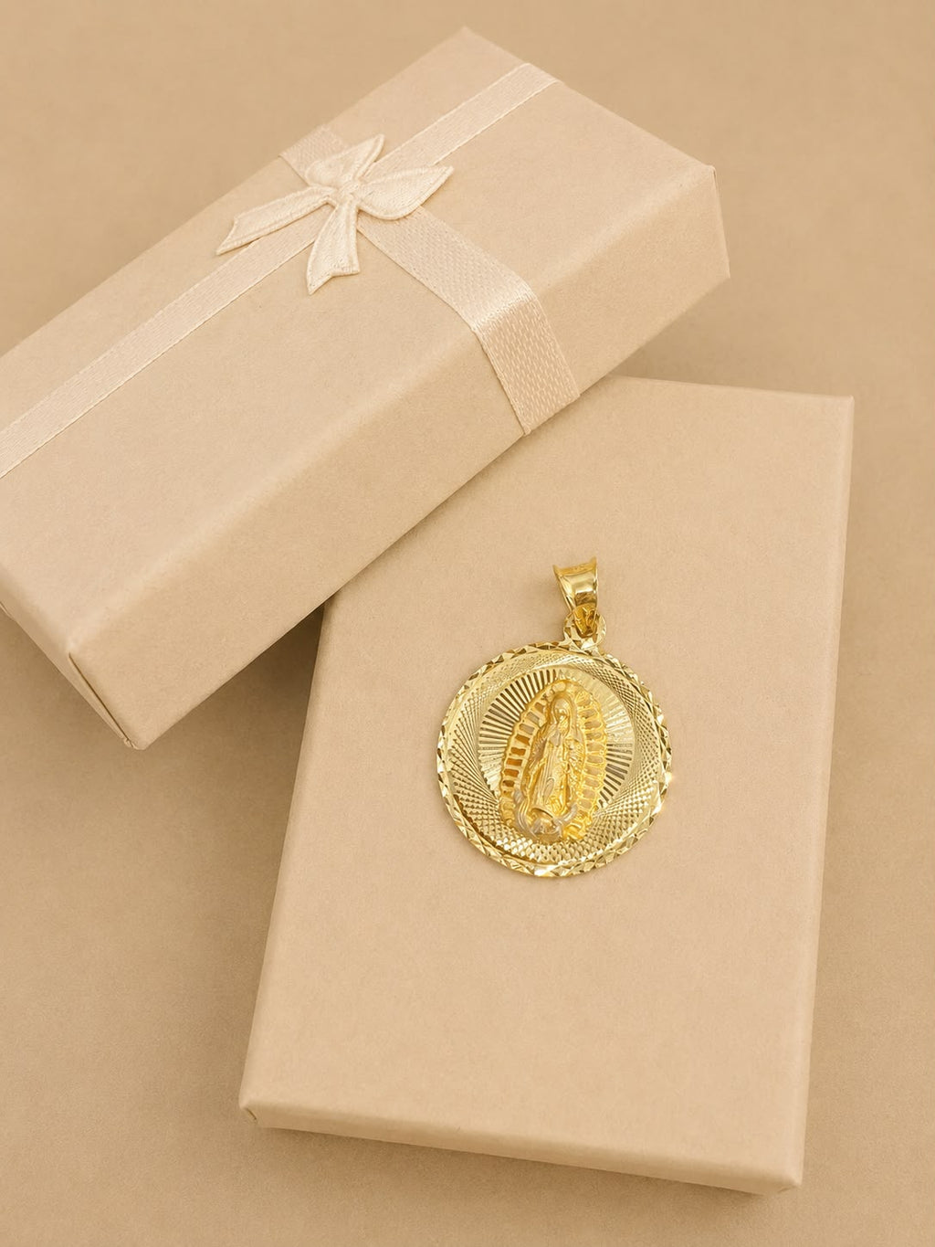 Dije virgen de guadalupe en oro real 14k