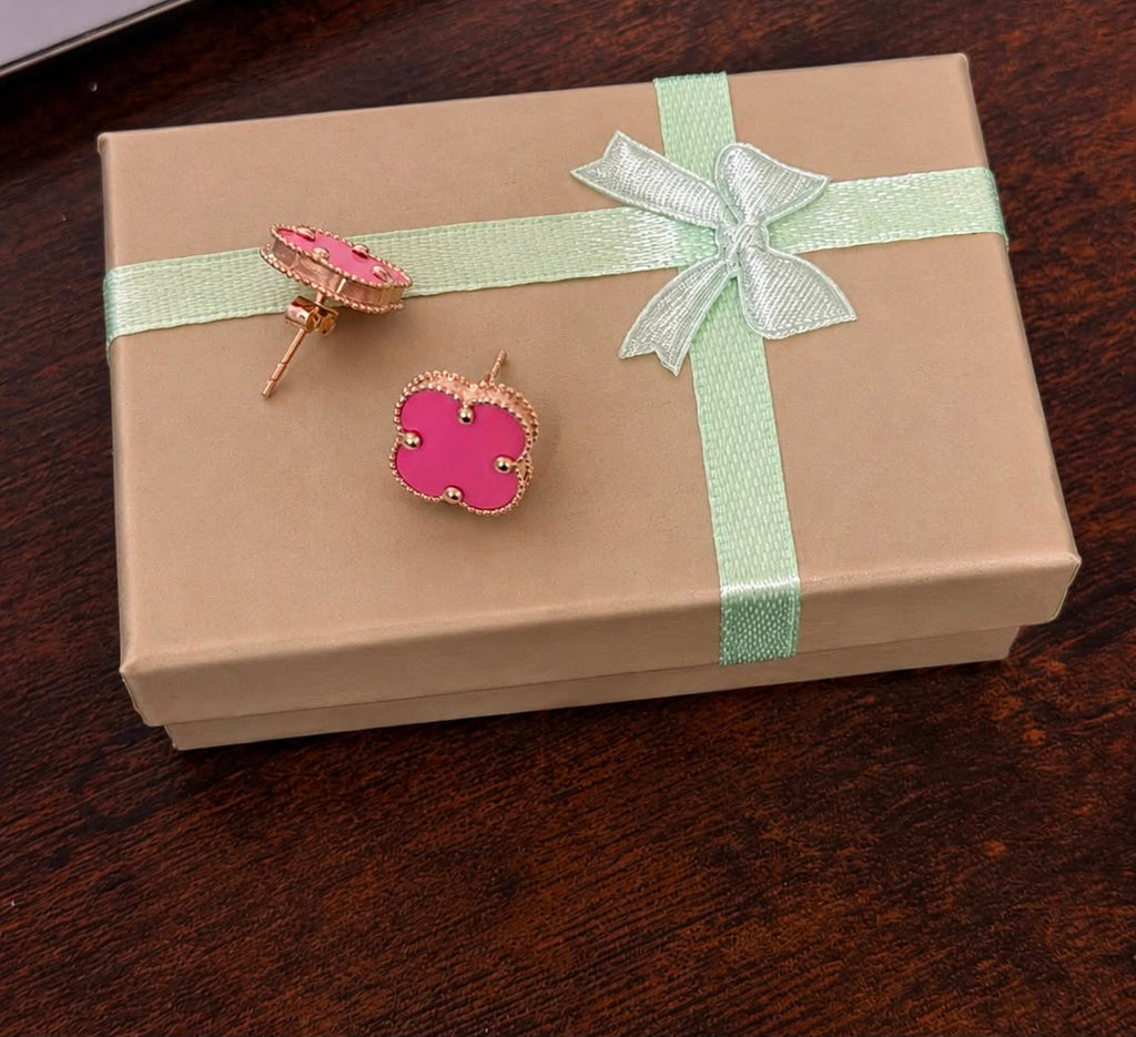 Aretes tipo trebol rosa en oro real 14k