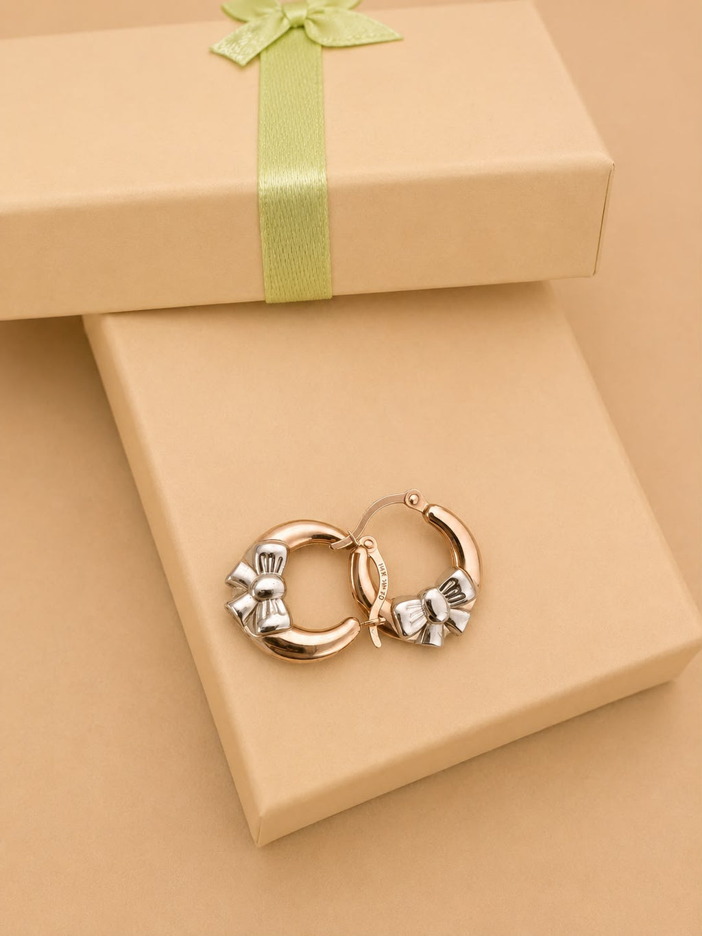 Arracaditas  de mono tamano chico en oro real 14k