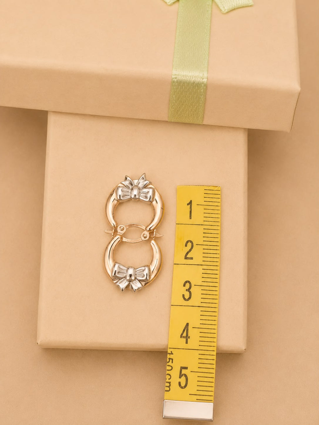 Arracaditas  de mono tamano chico en oro real 14k