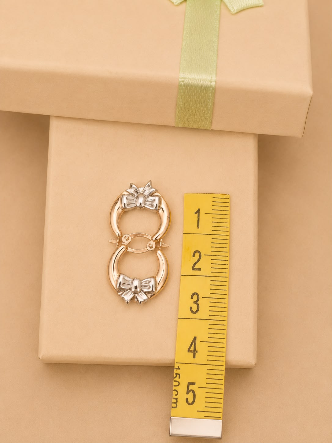 Arracaditas  de mono tamano chico en oro real 14k