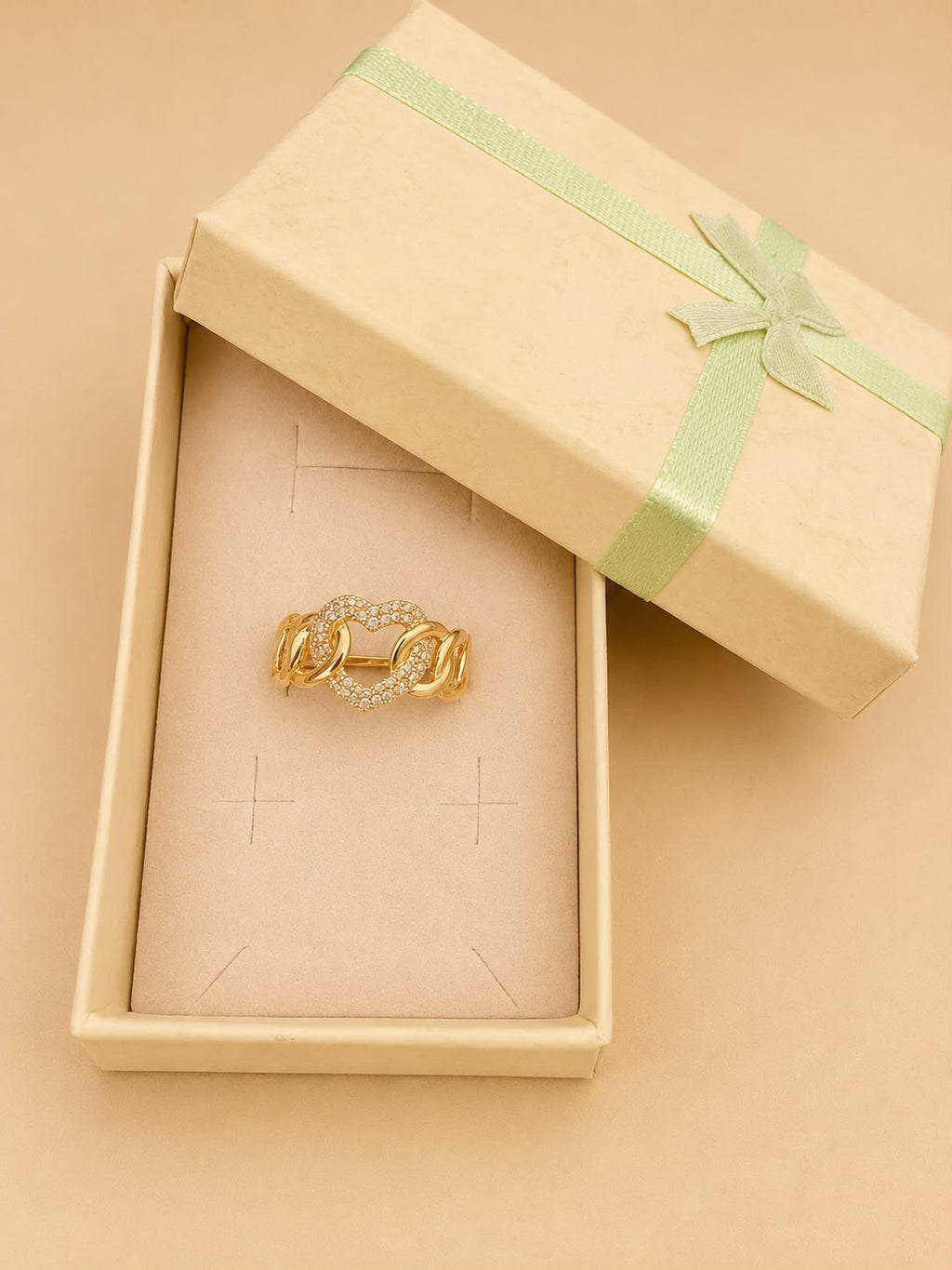 Anillo  corazón trenzado en oro real 14k